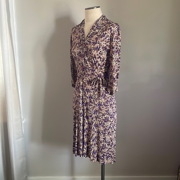 Vintage 1940’s Rayon Jersey Purple Raspberry Print Long Sleeve Dress - Picture 2 of 16